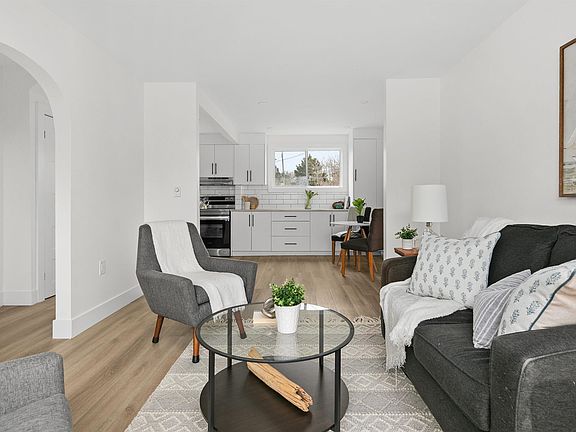 4th image of 627 Herring Cove Rd
