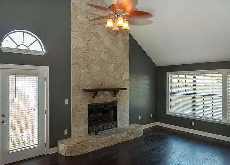 1066 Windmill Dr — Photo 4