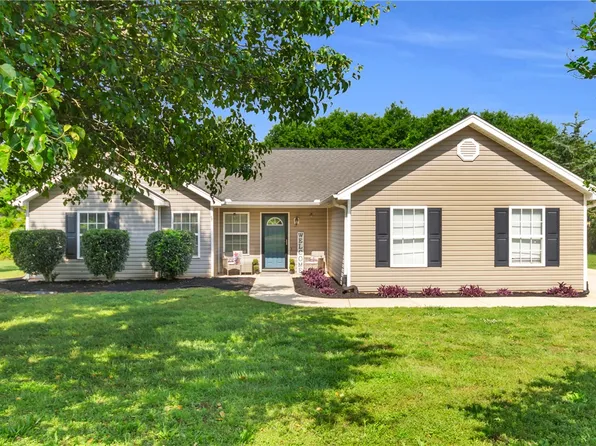 113 Yellow Pine Dr, Anderson, SC 29626