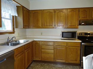 26 Azzo Rd, Eighty Four, PA 15330