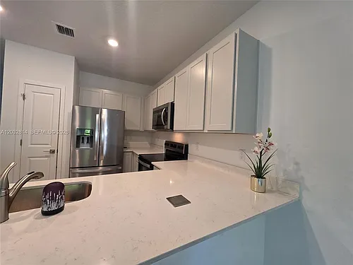 4860 Dillion St #4860 Photo 1
