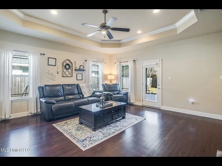 13736 Fieldcrest Way — Photo 8