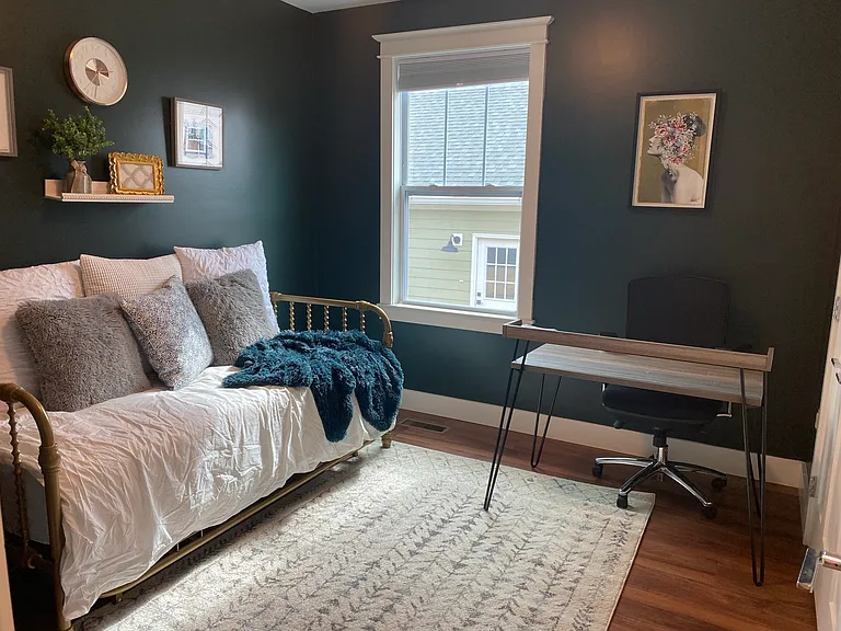 1209 Seven Sisters Ln — Photo 10