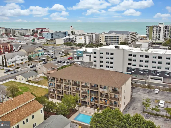 204 33rd St #20702, Ocean City, MD 21842