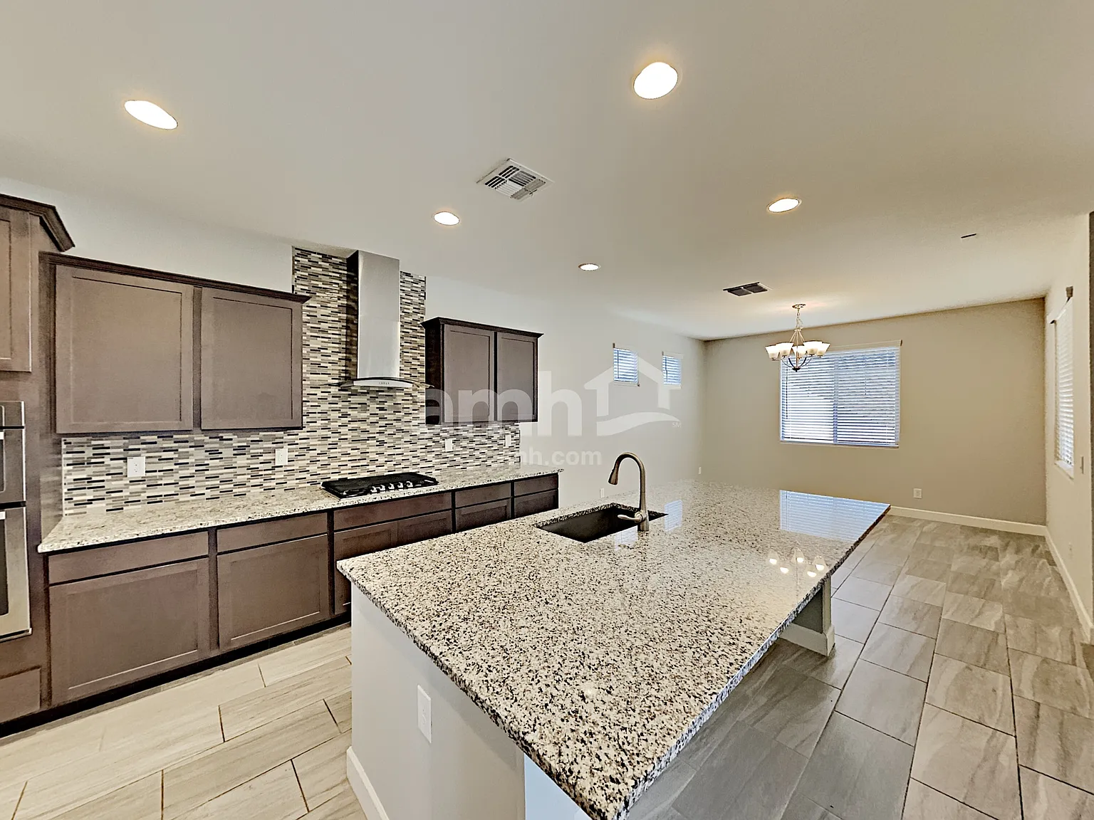 4 bed, 2.5 bath, 2471 sqft, $2,795 — Photo 3
