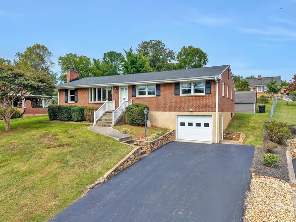 6641 Bryant Cir, Roanoke, VA 24019