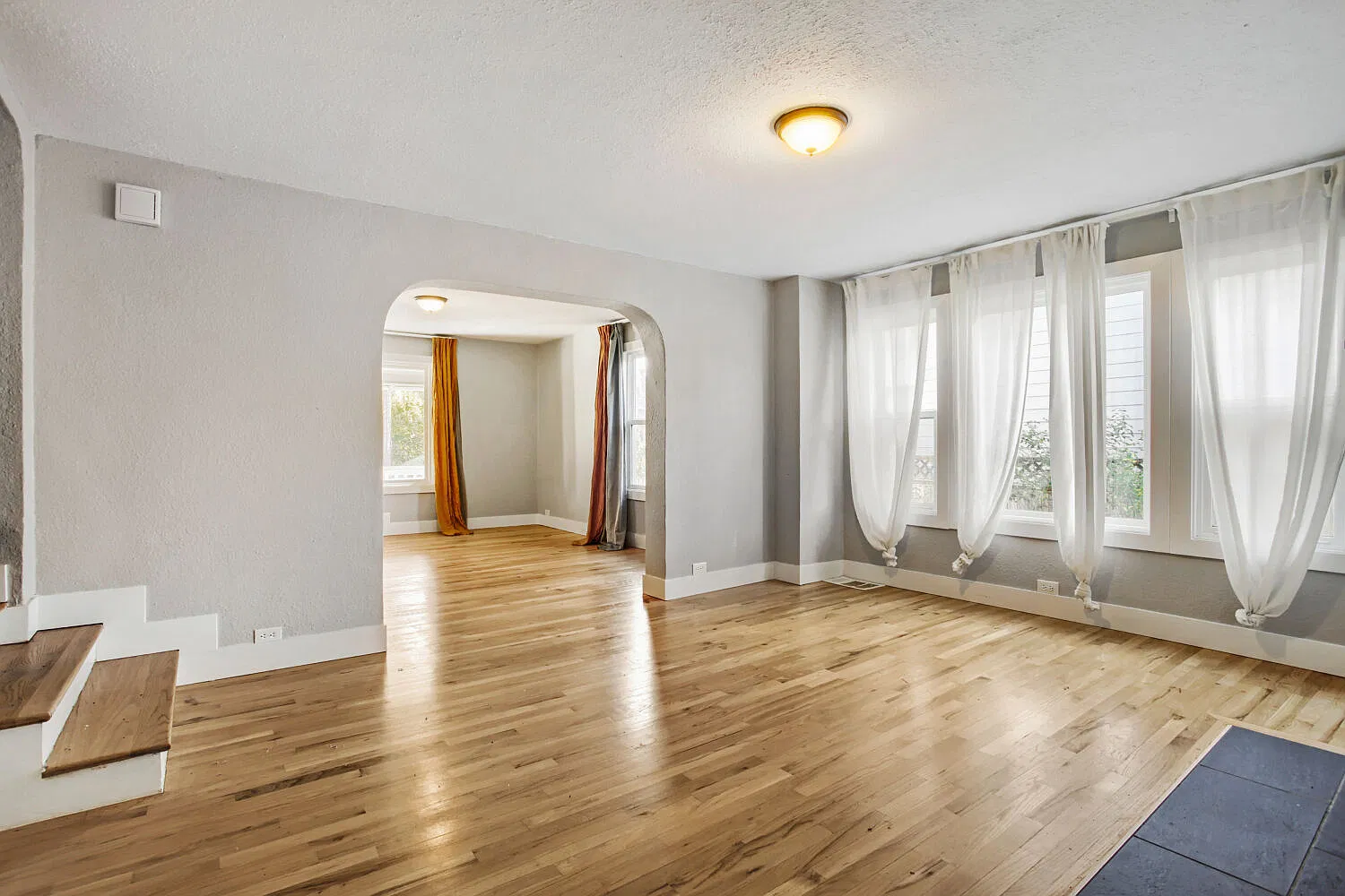 4 bed, 2.5 bath, 1988 sqft, $3,295 — Photo 4