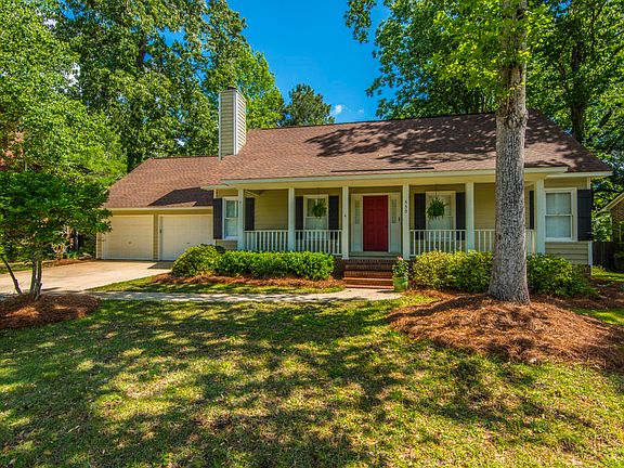 3rd image of 430 King Charles Cir