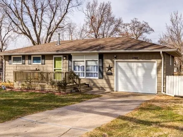 1700 Dover Cir, Salina, KS 67401