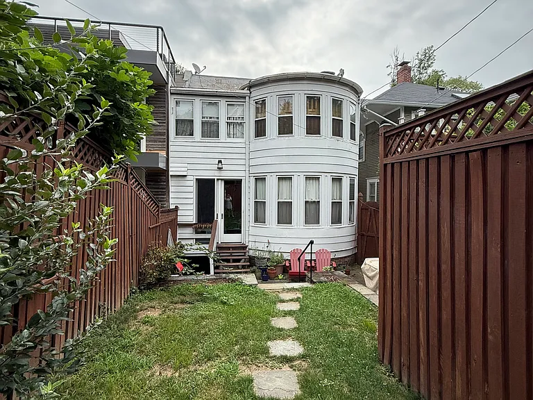 34th St NW — Photo 24