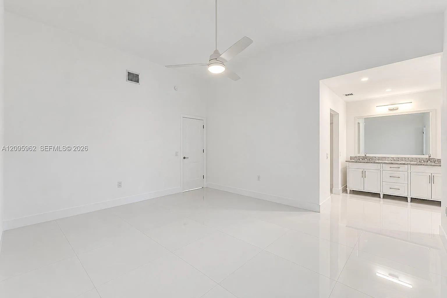 4 bed, 1869 sqft, $4,500 — Photo 3