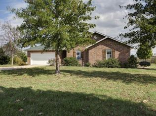 990 Lards Rd, Clever, MO 65631