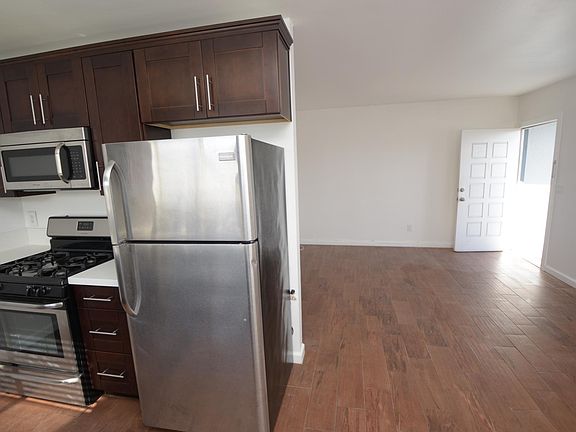 3rd image of 564B 11th St