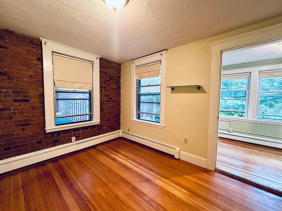 3rd image of 39 South St