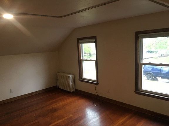 4th image of 402 7th Ave S #369aead3c