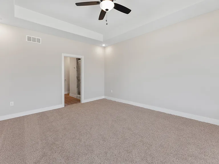 726 E Elmwood St — Photo 15
