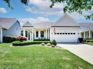 3707 Crestwood Dr, Auburn Hills, MI