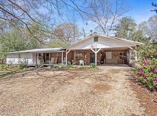122 Clarence Bonnett Rd, Lucedale, MS 39452