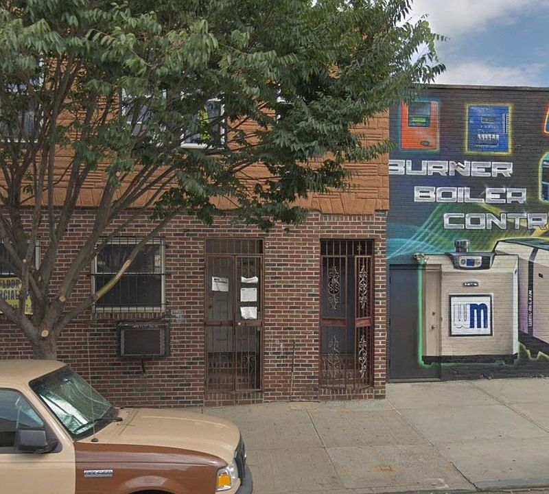 1st image of 3117 Greenpoint Ave #2
