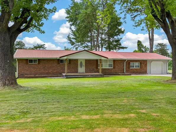 74 Farmer Rd, Crossville, TN 38571