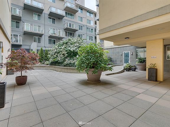 5th image of 11004 NE 11th St APT 511