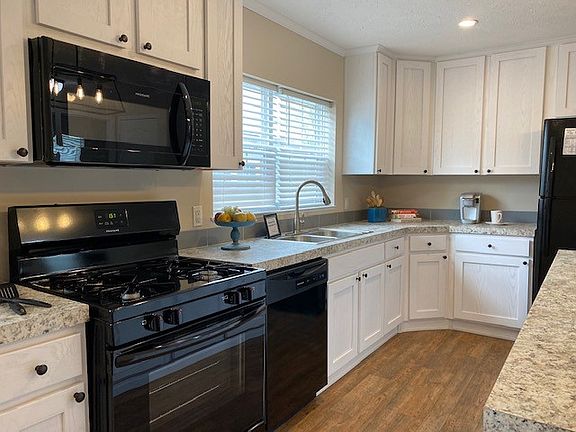 2nd image of 1123 Stoneridge Ct