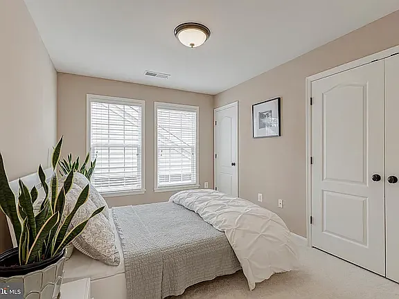 5964 Manorview Way — Photo 38