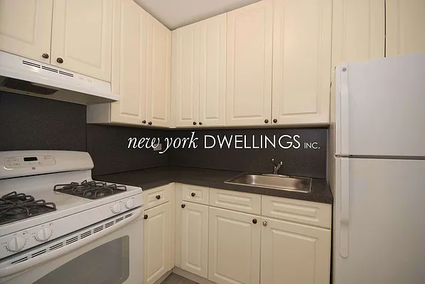 Rented by New York Dwellings LLC | media 19