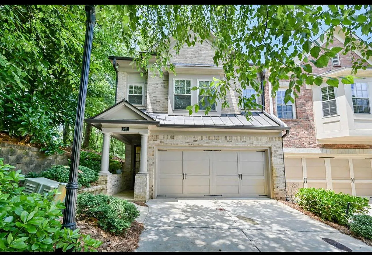 3 bed, 2.5 bath, 2186 sqft, $4,500 — Photo 1