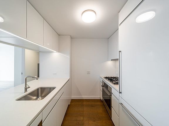 5th image of 99 Hudson St #1807