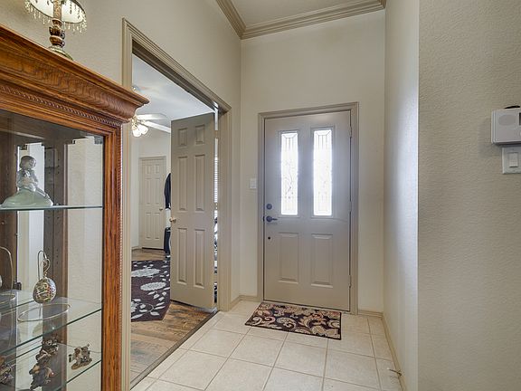 3rd image of 10504 Stonehill Dr
