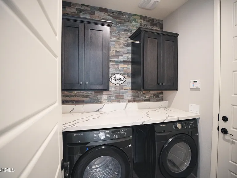 3261 Huckleberry Way — Photo 27