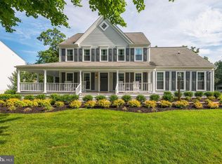 7 Crisswell Ct, Sterling, VA 20165