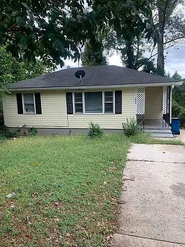 1924 Taylor Ave Photo 1