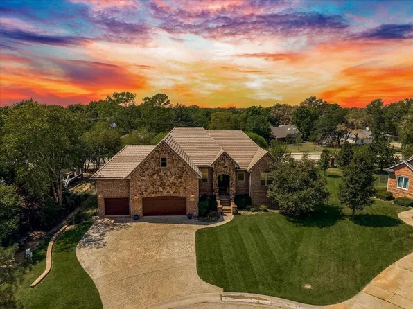 607 18th Fairway, Andover, KS 67002