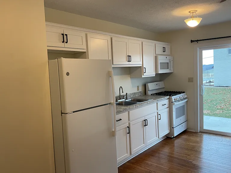 2554 County Road 168 #1 — Photo 3