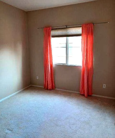 1497 Amsterdam Ct — Photo 9