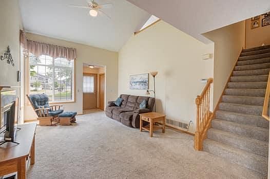 5th image of 8798 Hastings Cir NE