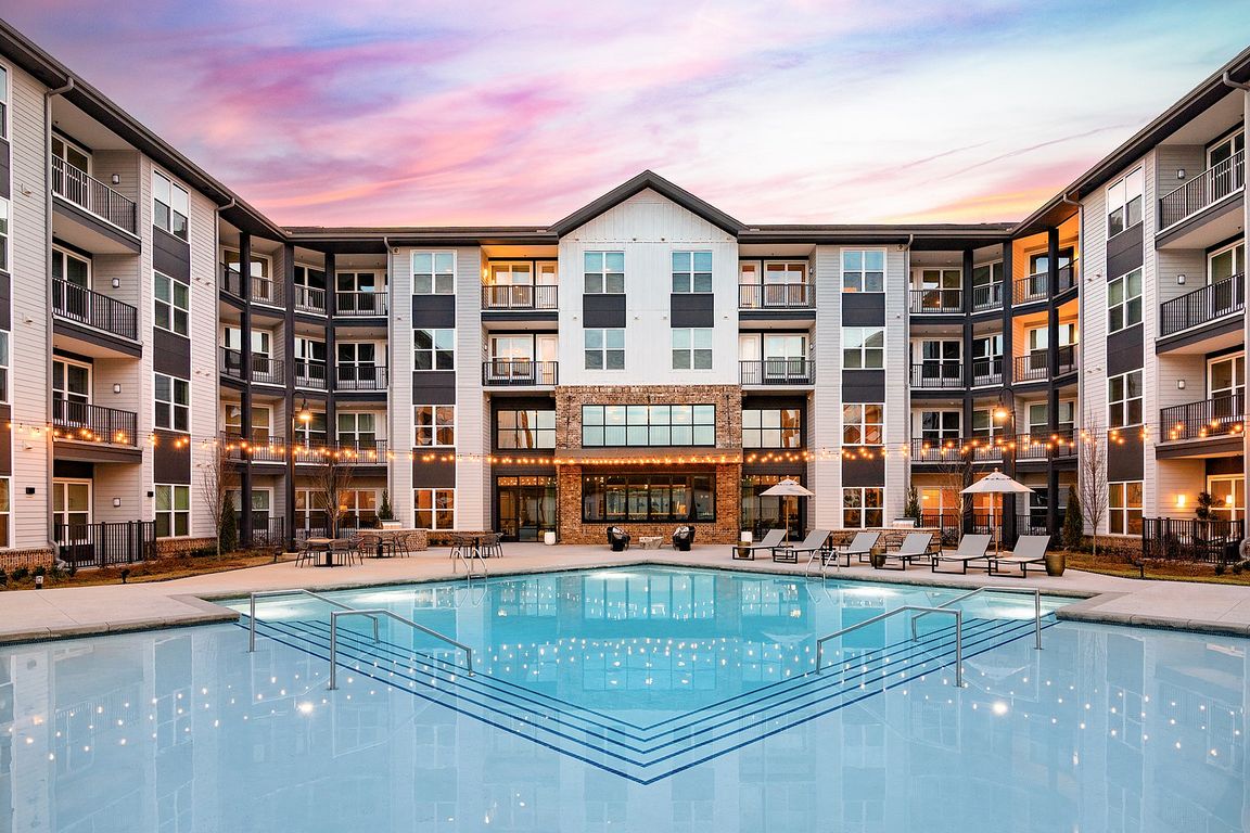 Sparkling swimming pool