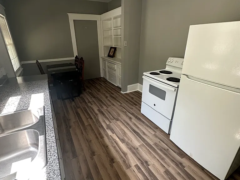 1400 W Market St — Photo 8