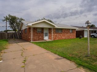 1252 Iris St, Amarillo, TX 79107