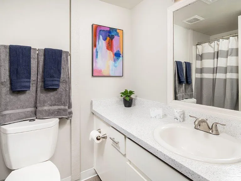 SunPointe Apartments — Photo 6