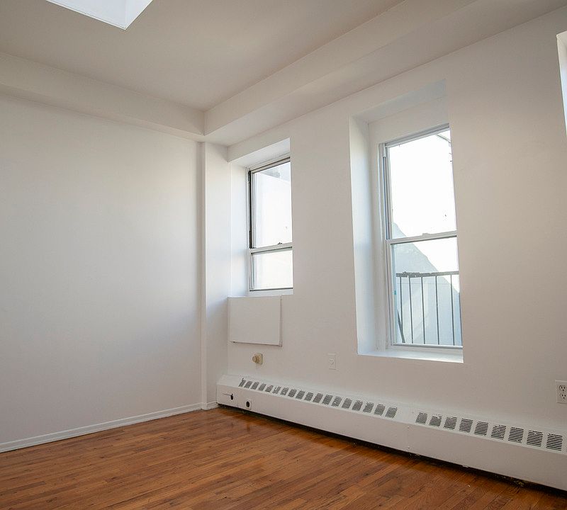 1st image of 220 A Ave #5B