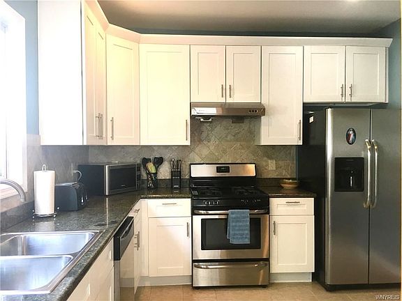 4th image of 828 McKinley Pkwy