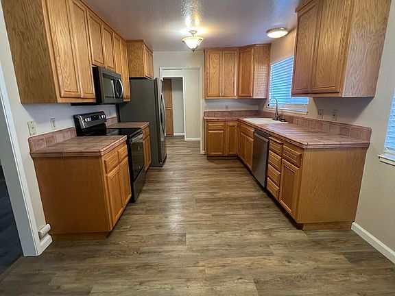 5th image of 1422 Escalero Rd