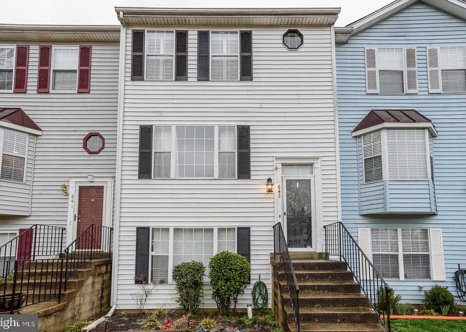 1st image of 643 Mount Lubentia Ct W