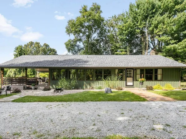 51757 Hickory Rd, Granger, IN 46530