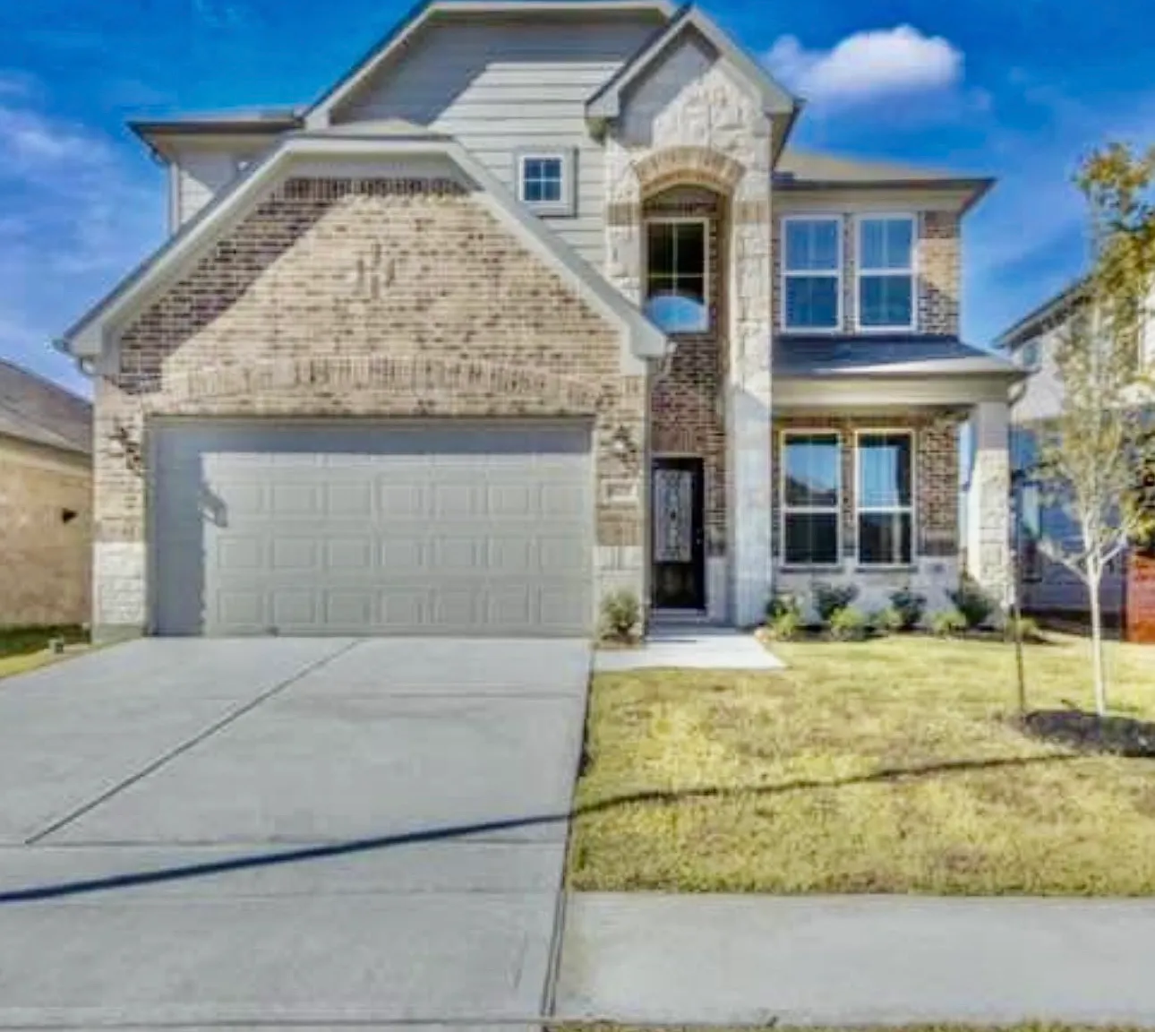 4 bed, 2.5 bath, 2800 sqft, $3,500 — Photo 2