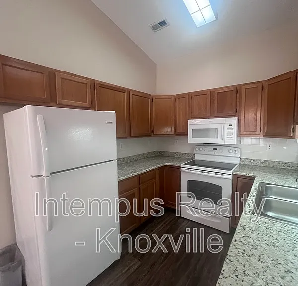 813 Villaview Way — Photo 9