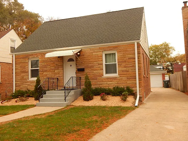 439 Frederick Ave photo 1